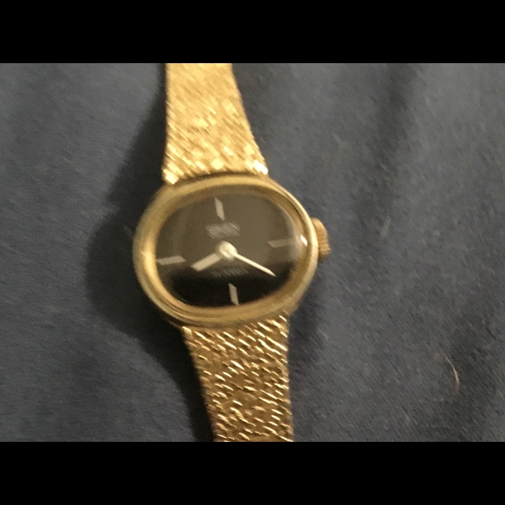 Gruen 17 jewel ladies watch